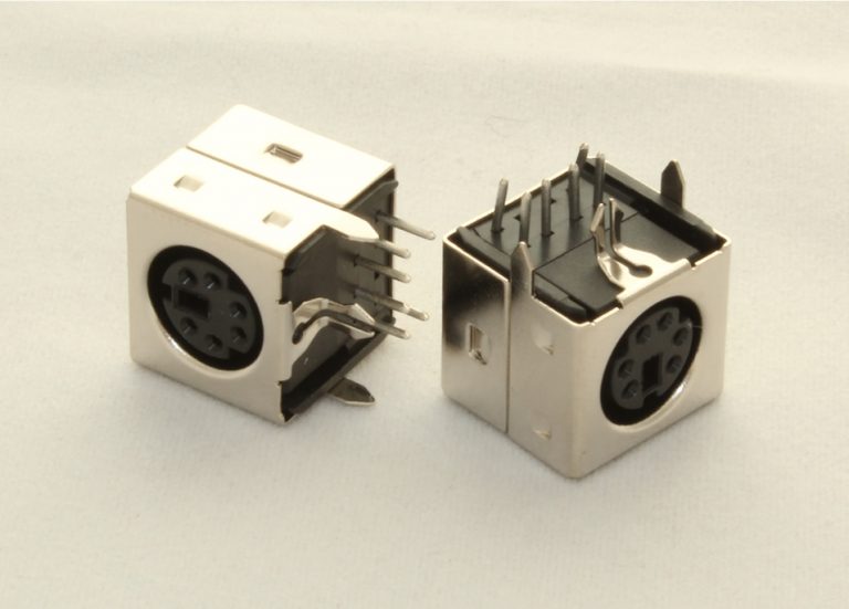 Mini-DIN connector pour connecter MMDVM